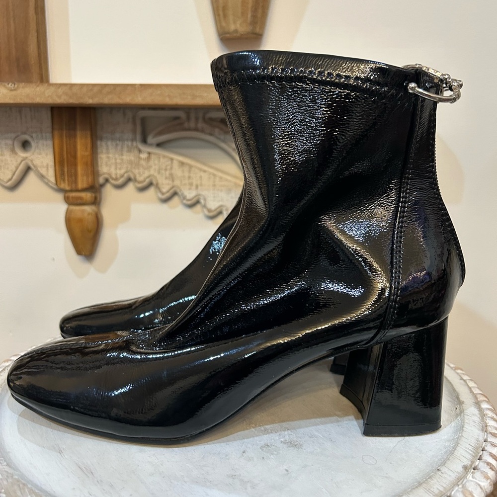 Olivia Miller Dream Lover Black Patten Leather Ankle Boots Size 7.